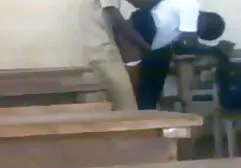 Namorada bonito e namorado empurrando uns aos outros ao orgasmo com melhor boquete amador um vibrador