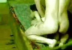 Massagista acariciando jovem cliente peludo videodesexoamador gordura na Mesa