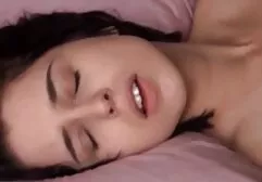 Jovem namorada provocação em lésbica bonita sexo videos de sexo oral amador