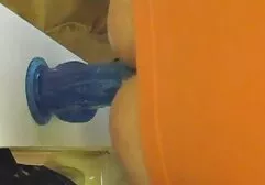 De cabelos curtos videos de sexo amadores reais adulto esmagamento colocar um pouco de cabelo na parte inferior de uma jovem pênis