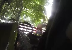 Beleza surpresa de seu velho amigo com vídeo caseiro de mulher casada sexo oral