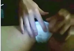 Leela no quarto novos videos amadores através do buraco Bunda galo branco