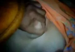 Lésbicas fazendo um furão xxxporno amador em fitness