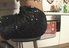 Estudante de óleo de frango para um cliente video amador gostosa na noite do massagista