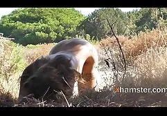 Modelo com uma grande ordenha sentado cavalgando sobre seu marido e se masturbando videospornoamador tesão com a mão ao orgasmo