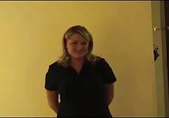 Babe é quase rasgado em pedaços por um maricas quando um bando videos amadores reais de impiedoso